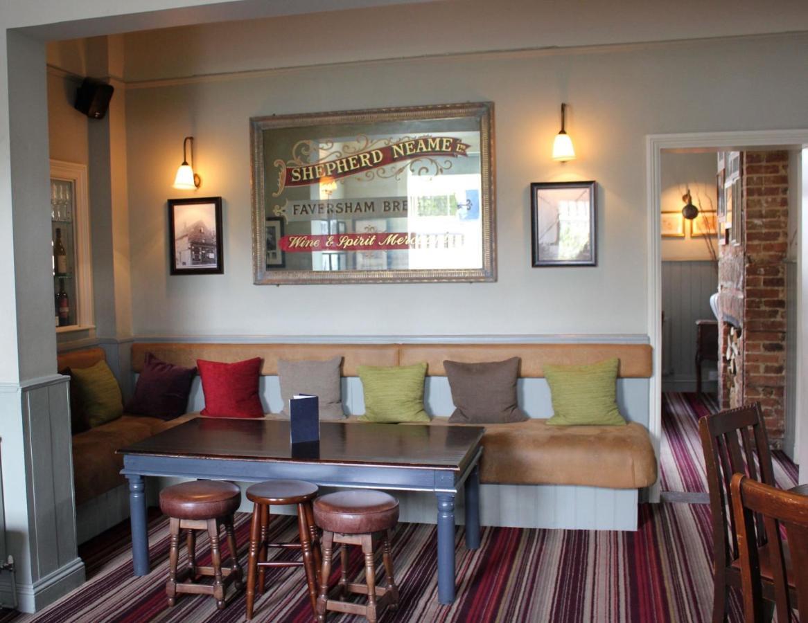 The Prince Of Wales Reigate Bagian luar foto